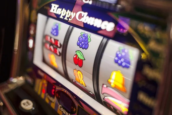 Lightning Roulette live dealer spinning wheel with multiplier display Lightning Roulette live dealer spinning wheel with multiplier display